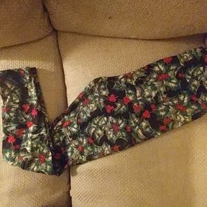 Lularoe OS Black Holly Leggings